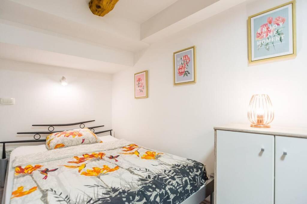 Apartma N'Poznam Tobacna Lublaň Exteriér fotografie
