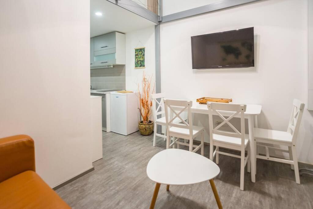 Apartma N'Poznam Tobacna Lublaň Exteriér fotografie