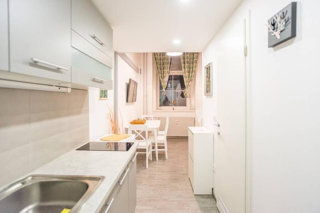 Apartma N'Poznam Tobacna Lublaň Exteriér fotografie